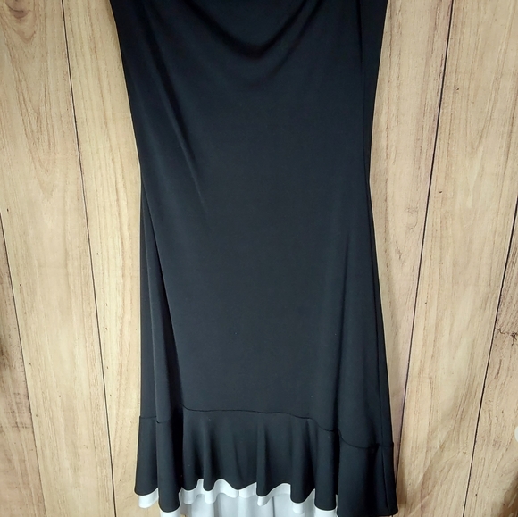 White House Black Market Strapless Dress With White Trim Bodice and White Hem - Picture 9 of 12